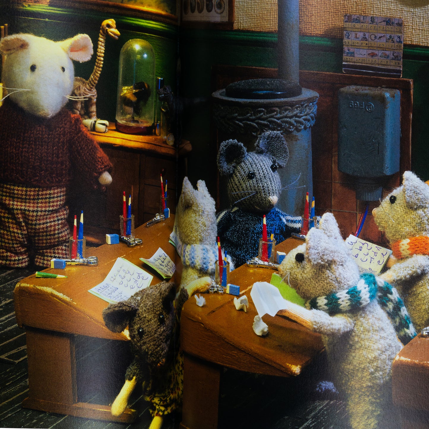 The Mouse Mansion Big Book of Look and Find